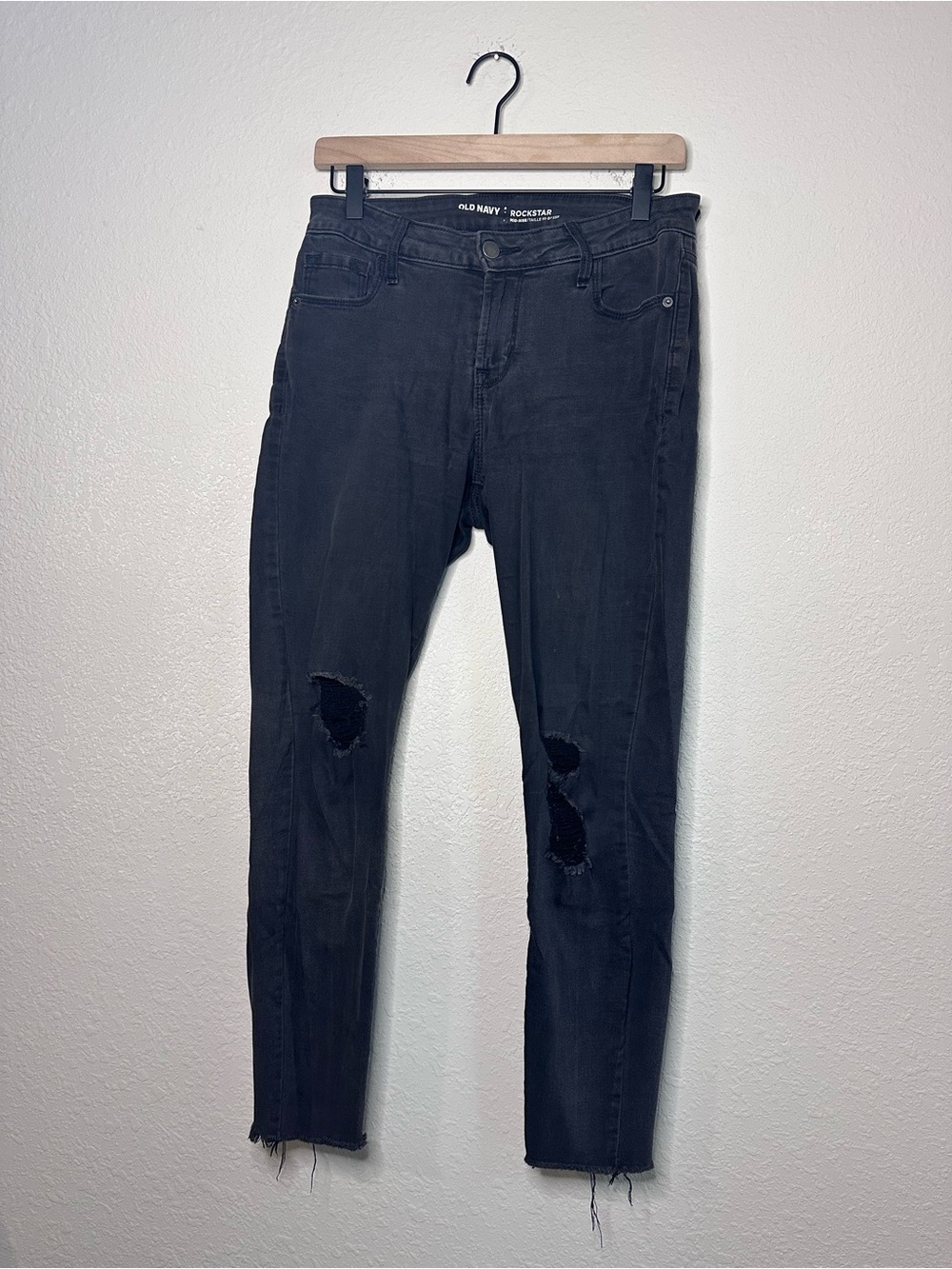 Old Navy Black Rockstar Mid-Rise Ripped Skinny Jeans Size 6
